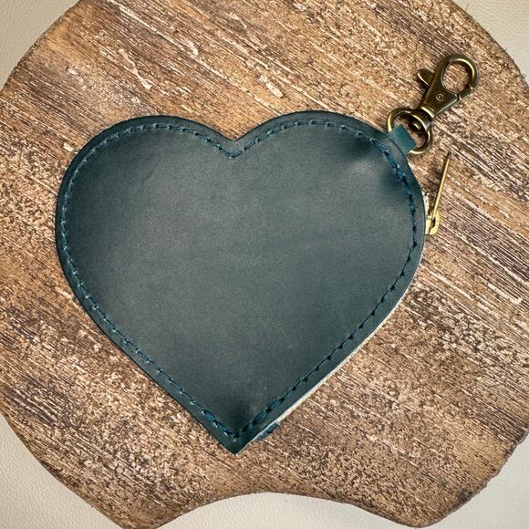 Portland Leather Heart Keychain Pouch FAST SHIP CARIBBEAN Heart NEW - Picture 3 of 3